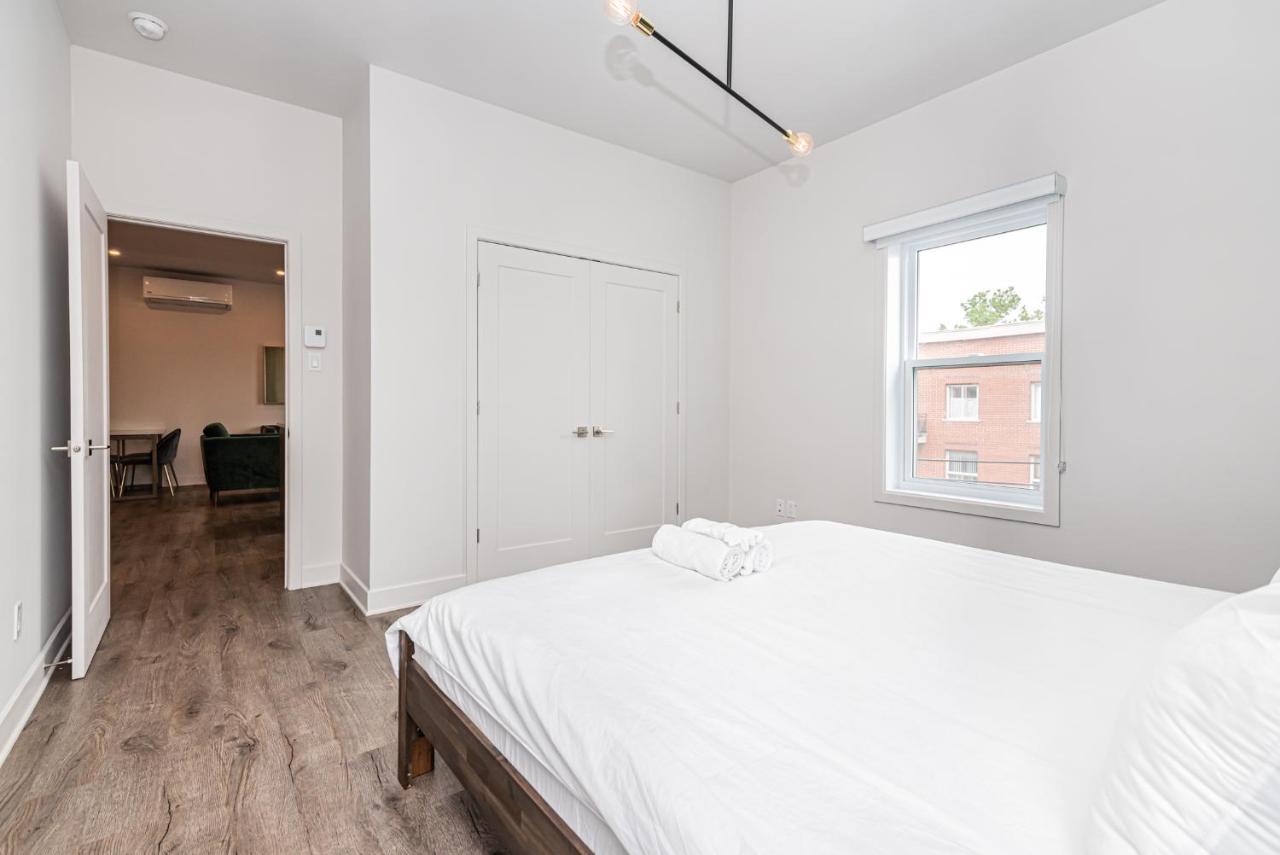 2 Bedroom Luxury In The Mile End By Den Stays Montreal Bagian luar foto